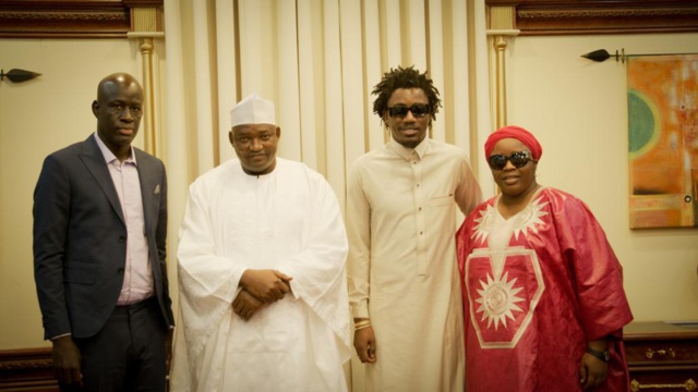 Le chanteur Waly Seck reçu par le Président Barrow (EXCLUSIVITÉ DAKARPOSTE )