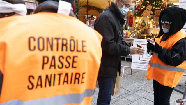 Faux pass sanitaires : coup de filet en Italie, la France prépare un durcissement des sanctions Faux pass sanitaires : coup de filet en Italie, la France prépare un durcissement des sanctions