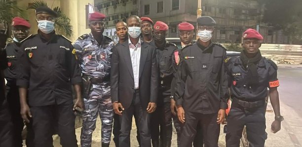 [Photos] Nouvel an : La descente inopinée d'Antoine Félix Diome dans les rues de Dakar