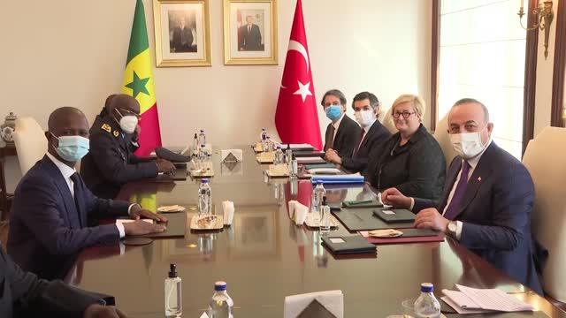 En visite officielle à Ankara, Antoine Diome rencontre le ministre turc des Affaires étrangères (IMAGES ) En visite officielle à Ankara, Antoine Diome rencontre le ministre turc des Affaires étrangères (IMAGES )