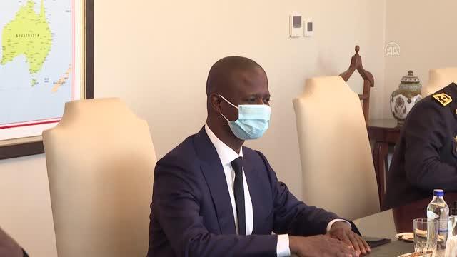 En visite officielle à Ankara, Antoine Diome rencontre le ministre turc des Affaires étrangères (IMAGES ) En visite officielle à Ankara, Antoine Diome rencontre le ministre turc des Affaires étrangères (IMAGES )