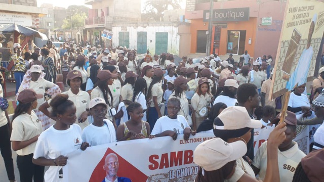 En prélude aux locales, le maire de Ouakam Samba Bathily Diallo étale sa force de frappe (images ) En prélude aux locales, le maire de Ouakam Samba Bathily Diallo étale sa force de frappe (images )