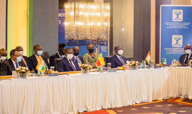 LA CEDEAO MET LE MALI EN QUARANTAINE