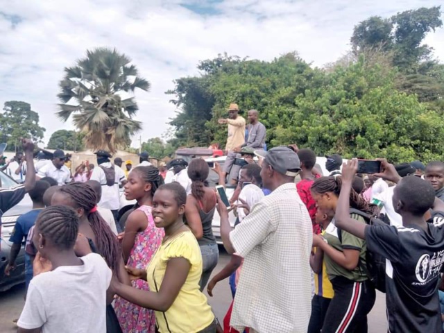 Élections  Locales : Ousmane  Sonko chaleureusement à Oussouye (images)