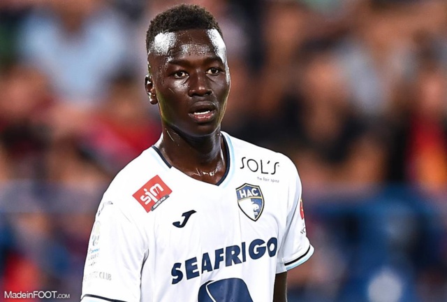 Les vraies raisons de la suspension par la FIFA de l'international Pape Guèye  Les vraies raisons de la suspension par la FIFA de l'international Pape Guèye