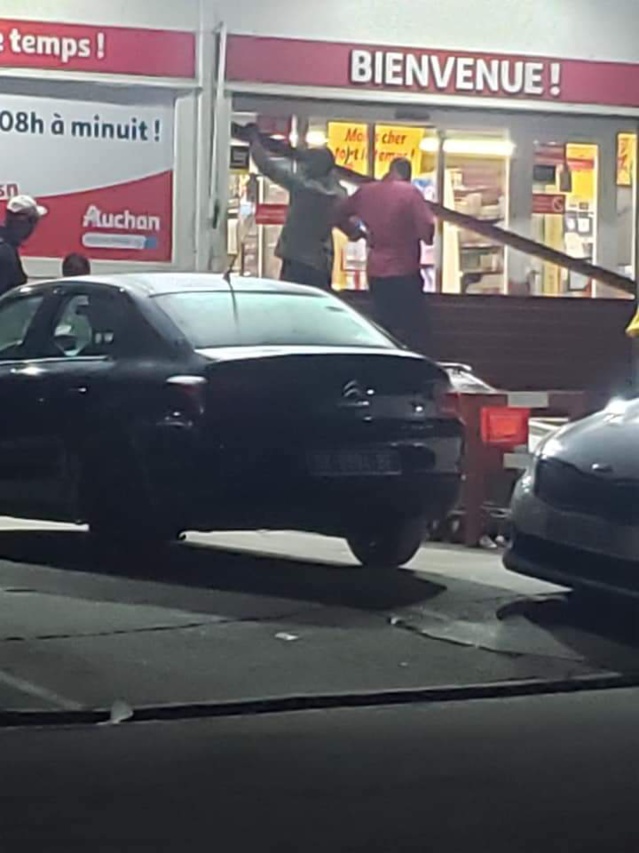 Par crainte de violences électorales – Auchan se barricade Par crainte de violences électorales – Auchan se barricade