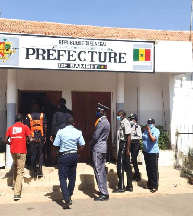 En prévision des élections, le ministre de l’Intérieur en tournée, s’enquiert de la bonne préparation du scrutin de dimanche prochain En prévision des élections, le ministre de l’Intérieur en tournée, s’enquiert de la bonne préparation du scrutin de dimanche prochain