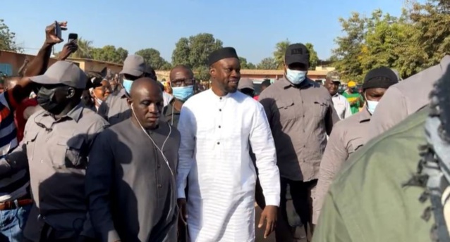 Elections locales à Ziguinchor: Ousmane Sonko dans son bureau de vote (Photos) Elections locales à Ziguinchor: Ousmane Sonko dans son bureau de vote (Photos)