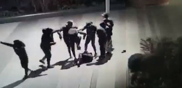 Des agresseurs font passer un sale quart d'heure à un adjudant en service à la Présidence qu'ils accusent de "vol" de sexe… Des agresseurs font passer un sale quart d'heure à un adjudant en service à la Présidence qu'ils accusent de "vol" de sexe…