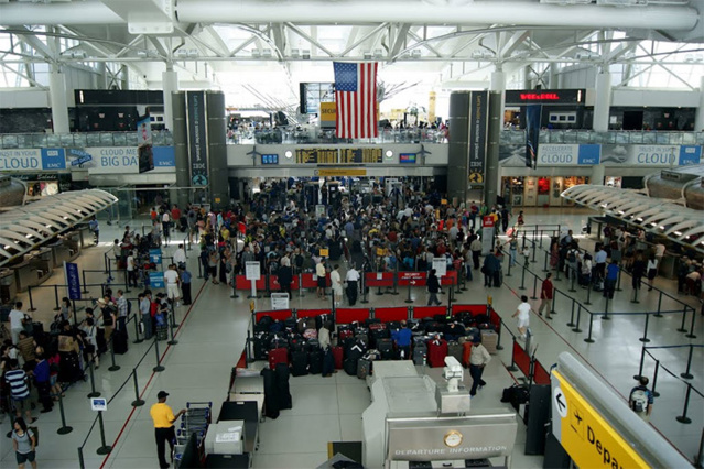 La France ferme les portes aux non-vaccinés avec son pass vaccinal La France ferme les portes aux non-vaccinés avec son pass vaccinal