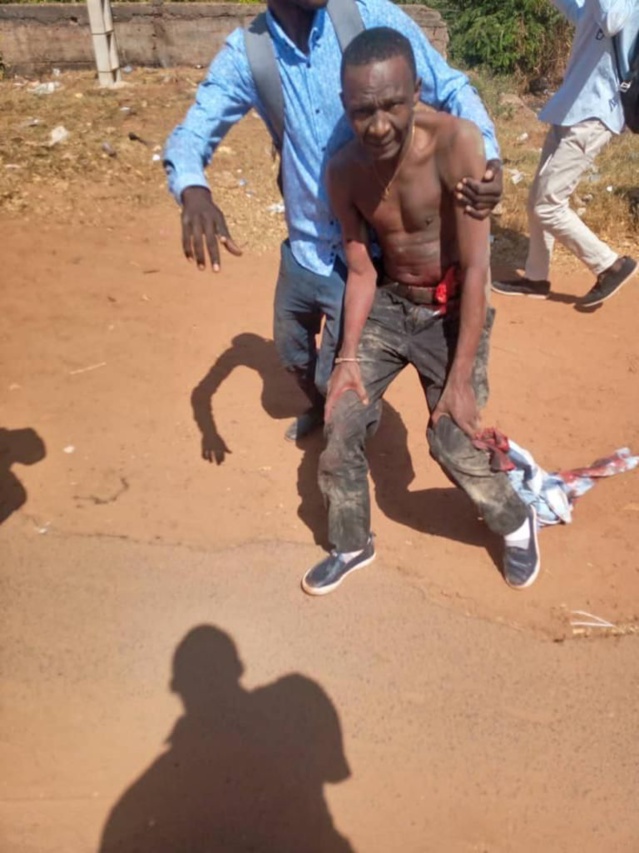 BISSAU- Tirs nourris à l’arme automatique aux alentours du palais présidentiel Guinéen... La garde rapprochée du Pr Embalo maitrisée...Des morts , plusieurs blessés et arrestations (VIDÉOS EXCLUSIVES) BISSAU- Tirs nourris à l’arme automatique aux alentours du palais présidentiel Guinéen... La garde rapprochée du Pr Embalo maitrisée...Des morts , plusieurs blessés et arrestations (VIDÉOS EXCLUSIVES)