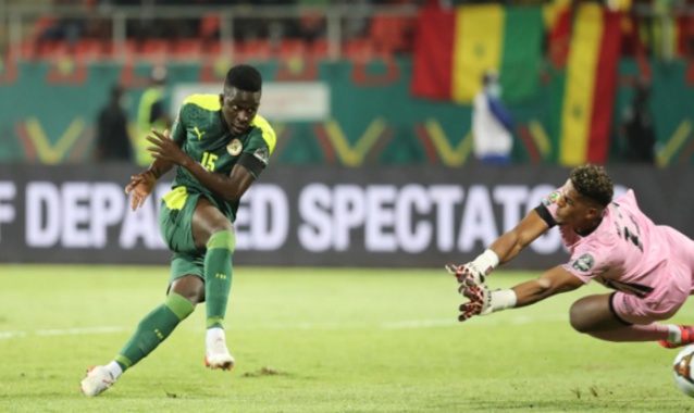 KOUYATÉ RETROUVE SA PLACE, BAMBA DIENG PRÉFÉRÉ À...