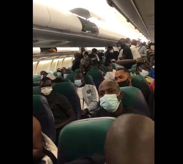 Finale CAN 2022 - Retard Air Sénégal : les supporters sénégalais devant rallier le Cameroun bloqués 10h de temps à l’aéroport Finale CAN 2022 - Retard Air Sénégal : les supporters sénégalais devant rallier le Cameroun bloqués 10h de temps à l’aéroport