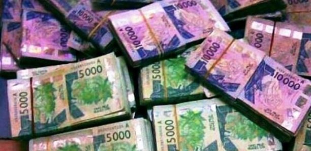 Primes des Lions / Trésor public : Des sacs d’argent pour payer les champions d’Afrique en Cash Primes des Lions / Trésor public : Des sacs d’argent pour payer les champions d’Afrique en Cash