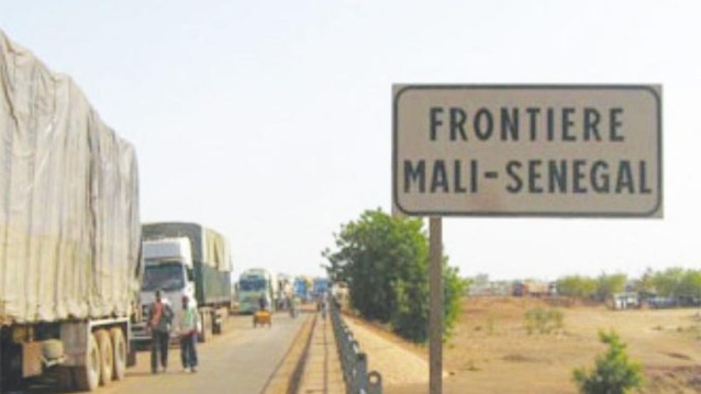 Frontière Sénégal- Mali : près de 1350 camions bloqués Frontière Sénégal- Mali : près de 1350 camions bloqués