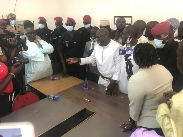 Ahmed Aïdara à Aliou Sall : « C'est ce petit journaliste, animateur, qui vous a déboulonné. Ayez le courage de sortir par la grande porte! »