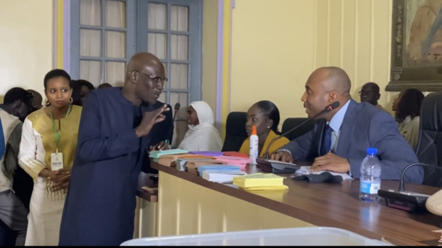 Ville de Dakar : BBY refuse la main tendue du maire pour figurer dans le bureau municipal qui se formera essentiellement autour de membres de YAW. Ville de Dakar : BBY refuse la main tendue du maire pour figurer dans le bureau municipal qui se formera essentiellement autour de membres de YAW.