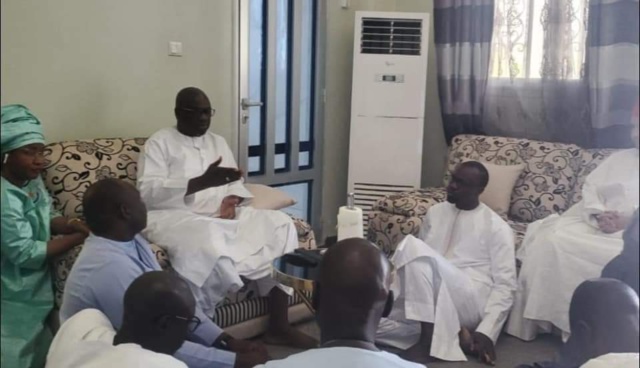 Magal Kazou Rajab- Ousmane Sonko reçu à Touba par Serigne Cheikhouna Mbacké Magal Kazou Rajab- Ousmane Sonko reçu à Touba par Serigne Cheikhouna Mbacké