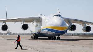 Mriya, le plus gros avion du monde et fierté de l'Ukraine détruit par la Russie Mriya, le plus gros avion du monde et fierté de l'Ukraine détruit par la Russie
