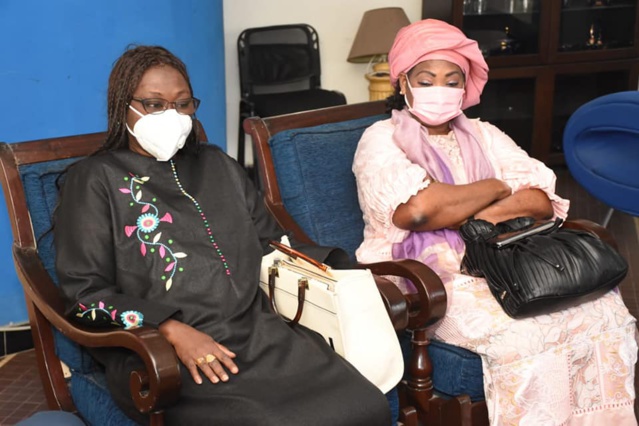 L'Eglise catholique offensée, le maire de Dakar, solidaire, a rendu visite à l’archevêque de Dakar (IMAGES) L'Eglise catholique offensée, le maire de Dakar, solidaire, a rendu visite à l’archevêque de Dakar (IMAGES)