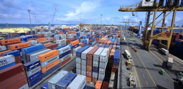 Détournement de 3,9 milliards : Un promoteur de lutte et son frère cités, la directrice de Transcontinentale Transit arrêtée, un bateau d'engrais en jeu... Détournement de 3,9 milliards : Un promoteur de lutte et son frère cités, la directrice de Transcontinentale Transit arrêtée, un bateau d'engrais en jeu...