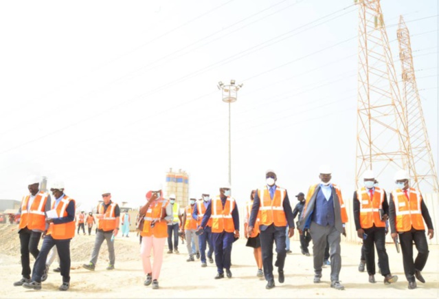 (Photos)/ Visite des travaux de la centrale à gaz du Cap des Biches: Le DG de Senelec et ses partenaires apprécient l’avancement des travaux