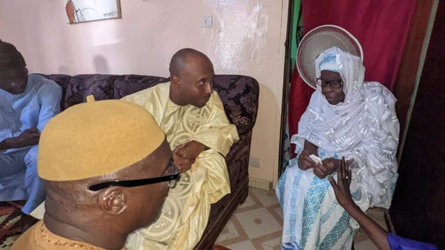 Le maire de Dakar, Barthélemy Dias reçu à Tivaouane (images )