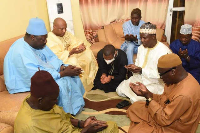 Le maire de Dakar, Barthélemy Dias reçu à Tivaouane (images ) Le maire de Dakar, Barthélemy Dias reçu à Tivaouane (images )