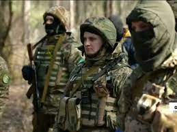 Guerre en Ukraine : au cœur d'un mouvement nationaliste qui combat l'armée russe Guerre en Ukraine : au cœur d'un mouvement nationaliste qui combat l'armée russe