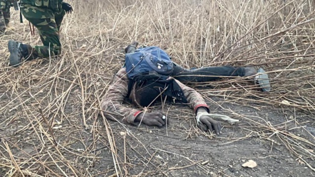 Casamance: L'Armée détruit et occupe les bases rebelles, plusieurs assaillants tués et... Casamance: L'Armée détruit et occupe les bases rebelles, plusieurs assaillants tués et...