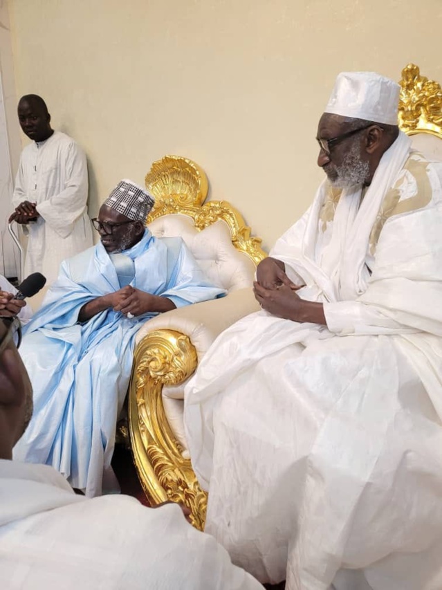 Le khalif Thierno Madani Tall reçu par Serigne Mountakha Mbacké Le khalif Thierno Madani Tall reçu par Serigne Mountakha Mbacké