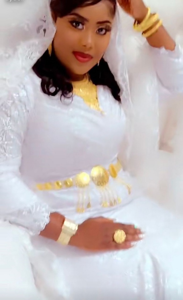 Son mariage célébré hier : Amina Saleh, la Jet-setteuse, est désormais Madame Mbacké Son mariage célébré hier : Amina Saleh, la Jet-setteuse, est désormais Madame Mbacké