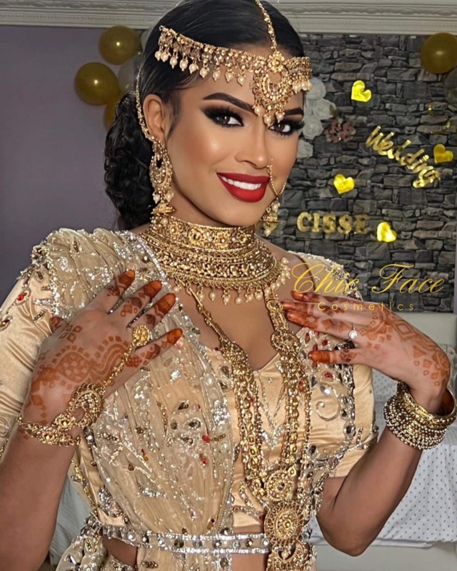 Pour son mariage, la désormais épouse du "Lion", Pape Abdou Cissé, se déguise en Maharani* (IMAGES EXCLUSIVES)