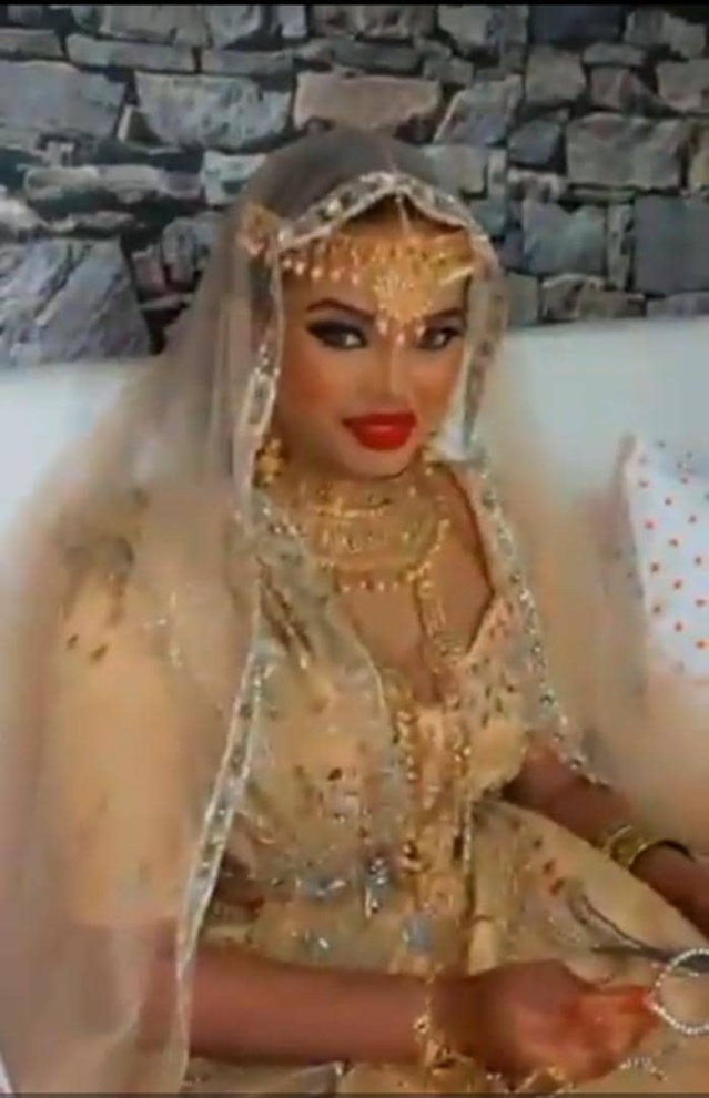 Pour son mariage, la désormais épouse du "Lion", Pape Abdou Cissé, se déguise en Maharani* (IMAGES EXCLUSIVES)