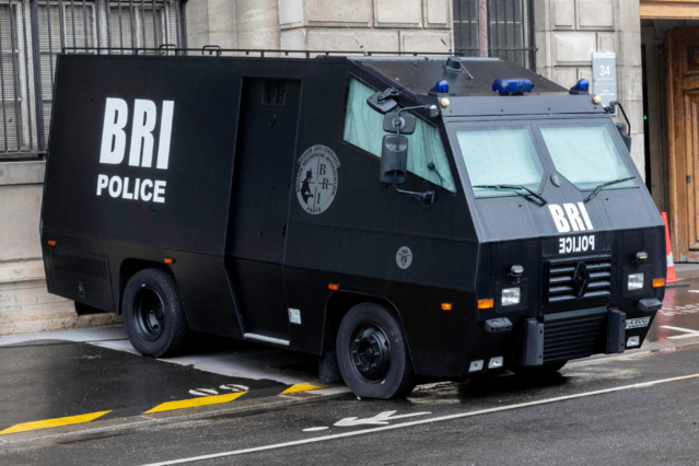 Paris : opération de police terminée dans le quartier de Bercy Paris : opération de police terminée dans le quartier de Bercy