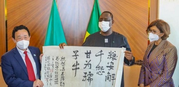 Autosuffisance Alimentaire : Le Directeur Général de la FAO, reçu en audience par Macky Sall Autosuffisance Alimentaire : Le Directeur Général de la FAO, reçu en audience par Macky Sall