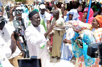 Journée de Solidarité Ramadan par la DISTRIBUTION DE KITS ALIMENTAIRES Mamadou Diagne  SY MBENGUE « gâte » les populations de Tivaouane