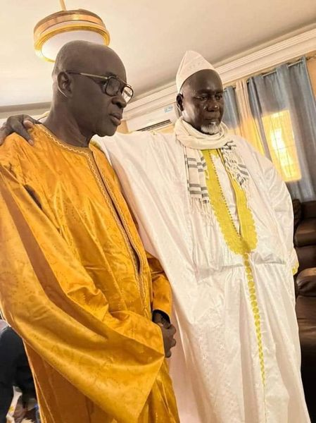 Touba- M'backé : Mal-en-point, Moustapha Cissé Lo reçoit la visite de son marabout Serigne Moussa Nawél Mbacké Touba- M'backé : Mal-en-point, Moustapha Cissé Lo reçoit la visite de son marabout Serigne Moussa Nawél Mbacké