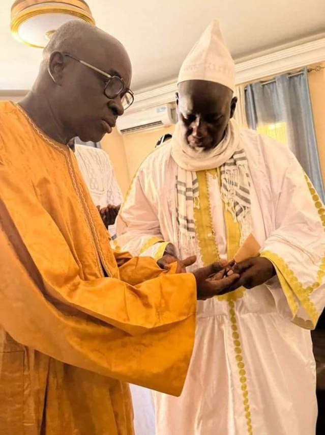 Touba- M'backé : Mal-en-point, Moustapha Cissé Lo reçoit la visite de son marabout Serigne Moussa Nawél  Mbacké