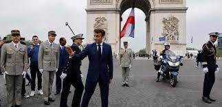 Un 8-Mai particulier pour Emmanuel Macron dans le contexte de la guerre en Ukraine