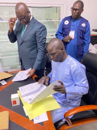 Législatives 2022 : La coalition AAR SENEGAL a déposé 55.327 parrainages à la DGE. Législatives 2022 : La coalition AAR SENEGAL a déposé 55.327 parrainages à la DGE.