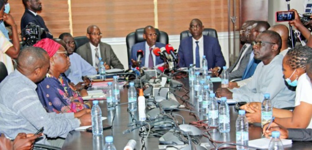 Abdoulaye Daouda Diallo aux enseignants: « tous les engagements financiers du Gouvernement sont scrupuleusement respectés » Abdoulaye Daouda Diallo aux enseignants: « tous les engagements financiers du Gouvernement sont scrupuleusement respectés »