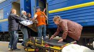 Offensive russe dans le Donbass : dans le train, avec les civils qui ne voulaient pas partir Offensive russe dans le Donbass : dans le train, avec les civils qui ne voulaient pas partir