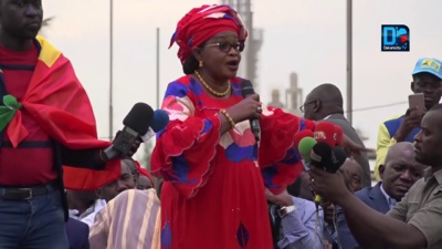 Aïda Mbodj : « Macky est un voleur (…) et le Conseil Constitutionnel son receleur! » Aïda Mbodj : « Macky est un voleur (…) et le Conseil Constitutionnel son receleur! »