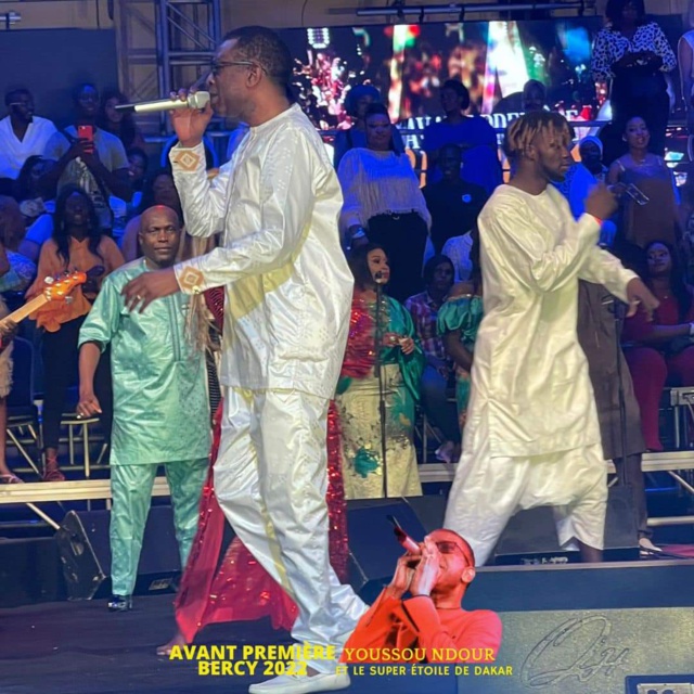 Avant-Bercy dans une salle sans climatisation :" You" et le Super Étoile acclimatent le Grand Théâtre Avant-Bercy dans une salle sans climatisation :" You" et le Super Étoile acclimatent le Grand Théâtre