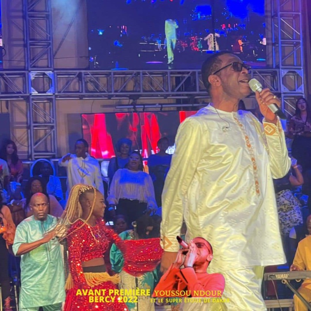 Avant-Bercy dans une salle sans climatisation :" You" et le Super Étoile acclimatent le Grand Théâtre Avant-Bercy dans une salle sans climatisation :" You" et le Super Étoile acclimatent le Grand Théâtre