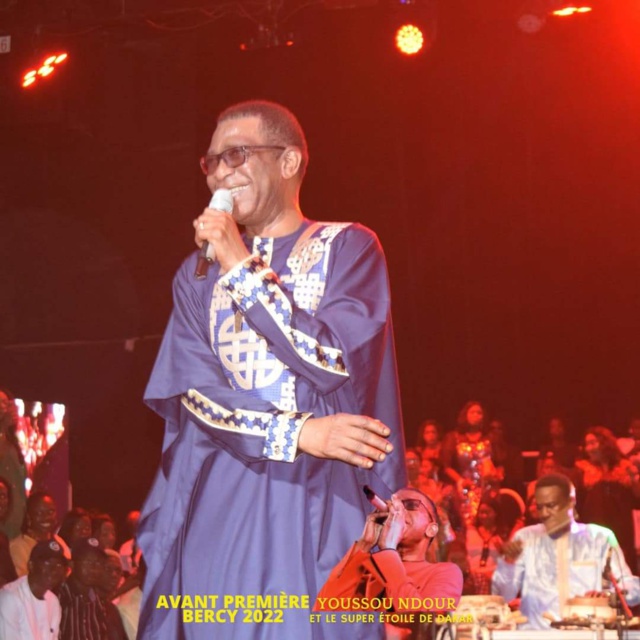 Avant-Bercy dans une salle sans climatisation :" You" et le Super Étoile acclimatent le Grand Théâtre Avant-Bercy dans une salle sans climatisation :" You" et le Super Étoile acclimatent le Grand Théâtre