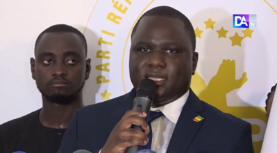 Siège du PRP : Deux véhicules de la gendarmerie viennent de cueillir un garde du corps de Déthié Fall. Siège du PRP : Deux véhicules de la gendarmerie viennent de cueillir un garde du corps de Déthié Fall.