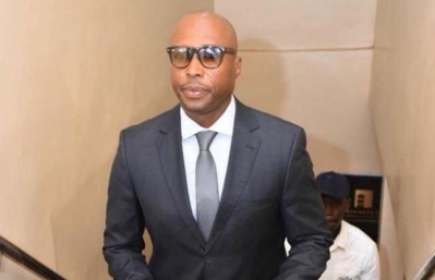 Sicap Baobab : La maison de Barthélemy Dias encerclée par la gendarmerie, des grenades lacrymogènes tirées. Sicap Baobab : La maison de Barthélemy Dias encerclée par la gendarmerie, des grenades lacrymogènes tirées.