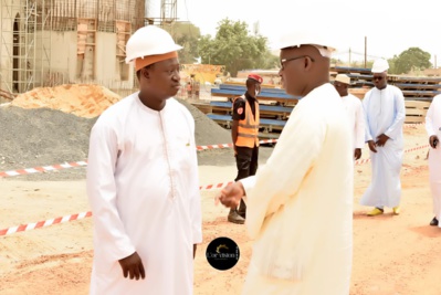 (Image) :Le directeur général de la SN HLM, Coordonnateur de la coalition benno bokk yakaar et de Tivaouane et de l'APR, Président de TBF (Tivaouane Ba Faaw) Mamadou Diagne SY MBENGUE avec Monsieur le Président de la République Macky SALL à Tivaouane